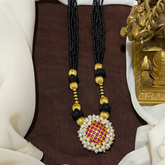 Round Jadau Dollar Woth Black Beads - BD00161