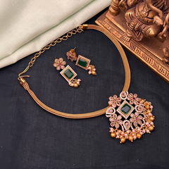 Nanu Chain Necklace With Stone Flower Pendant In Nakshi - NN00821
