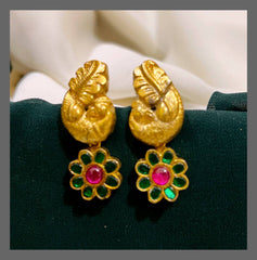 Peacock Stud Earring in Kundan - KE00393