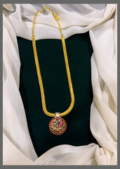 Beautiful Pendent Necklace in Kundan - KN00390
