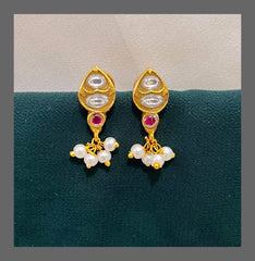 Dew Drops Earring in Kundan - KE00264