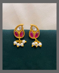 Mango Stud Earring In Kundan - KE00278