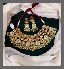 Elegant Vintage Beautiful Grand Choker in Jadau- KN00299