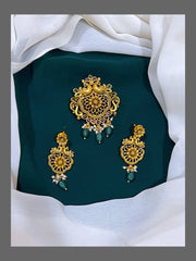 Elegant pendent in Nakshi - NP0020