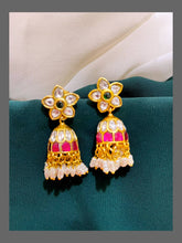 White Flower Jhumki Earring in Kundan - KE00322