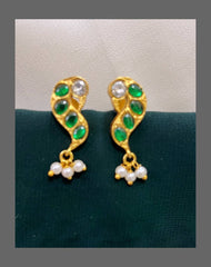 Parrot Stud Earring in Kundan - KE00411