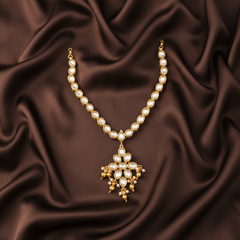 Beautiful Stone Necklace with Flower Pendant in Kundan - KN00570