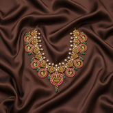 Beautiful Bottu Necklace in Jadau - KN00231