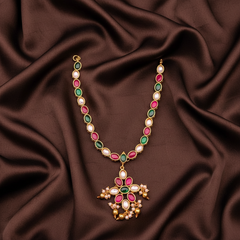 Beautiful Stone Necklace with Flower Pendant in Kundan - KN00570