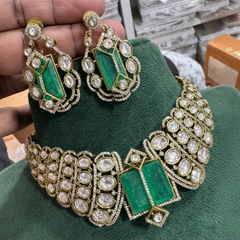 Victorian Mozonite Stones Choker With Emerald Stone - VN00159