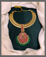 Small Kasu Necklace With Jadau Kundan Pendent - KN00505