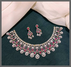 Beautiful White Lady Necklace in Diamond - DN0051