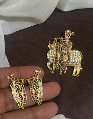 Kempu Stone Krishna Pendant With Earrings - NP00110
