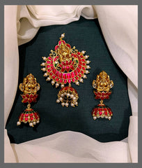 Jadau Lakshmi Pendent with Earring in Kundan - KP00177