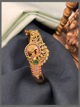 Peacock Bracelet in Nakshi - BG00526