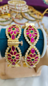 Beautiful Flower Design Grand Jadau Bangle - BG0015