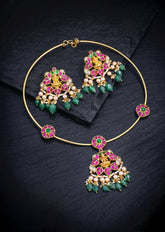 Hasli With Peacock Pendent Necklace in Kundan - KN00317
