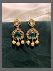 White Stone Hanging With Pearl In Victorian - VE00205