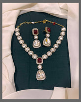 Elegant White Victorian Necklace - VN00154