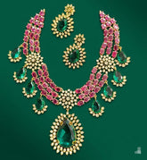 Grand Victorian Necklace With Green beads - VN00189
