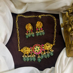 Jadau Mini Choker With Flowe Pendant - KN00659