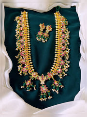 Balaji Guttipusalu In Gold Finish with Screw back earrings - NH0038