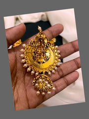 Jadau Lakshmi Pendent with Earring in Kundan - KP00177