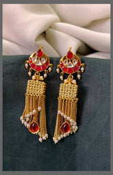 Beautiful Kundan Earrings in White Pearls – KE00530