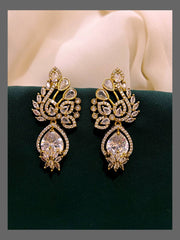 Beautiful White Stone Hugging - VE00131