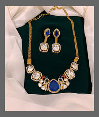 Beautiful Peacock With White Stones In Victorian - VH0092