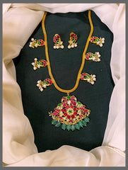 Beautiful Kundan Necklace With Pearls - KN00502