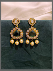 White Stone Hanging With Pearl In Victorian - VE00205