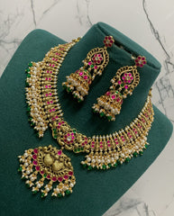 Jadau Short Necklace With Guttipusalu - KN00665