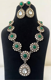 Elegant Victorian Emerald Haram - VH002