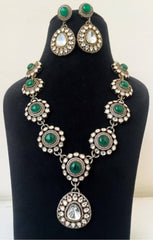 Elegant Victorian Emerald Haram - VH002