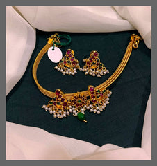 Swin and Flower Pendent Chokar in Nakshi - NN00546