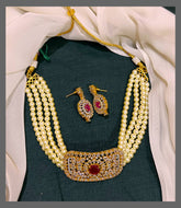 White Pearl Choker - PB00339