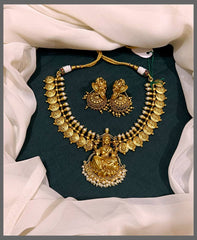 Kashu Necklace with Lakshmi Pendent in Nakshi - NN00535