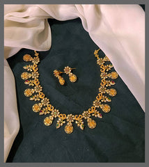 Flower and Peacock Necklace in Nakshi - NN00575