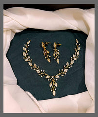 Elegant Rich Necklace in Nakshi - NN00540