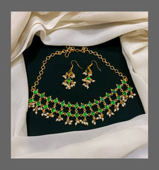 Cute Kundan Chokers in Gold Polish - KN00239