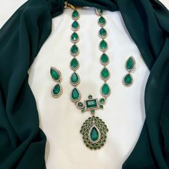 Elegant Victorian Emerald Haram - VH0032