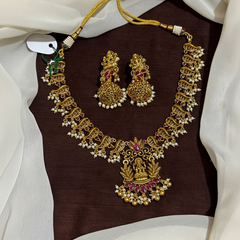Kempu necklace with Lakshmi pendant and pearls - NN00960
