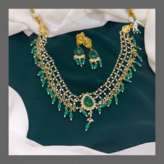 Beautiful Emerald Pearl Necklace In Kundan - KN00415