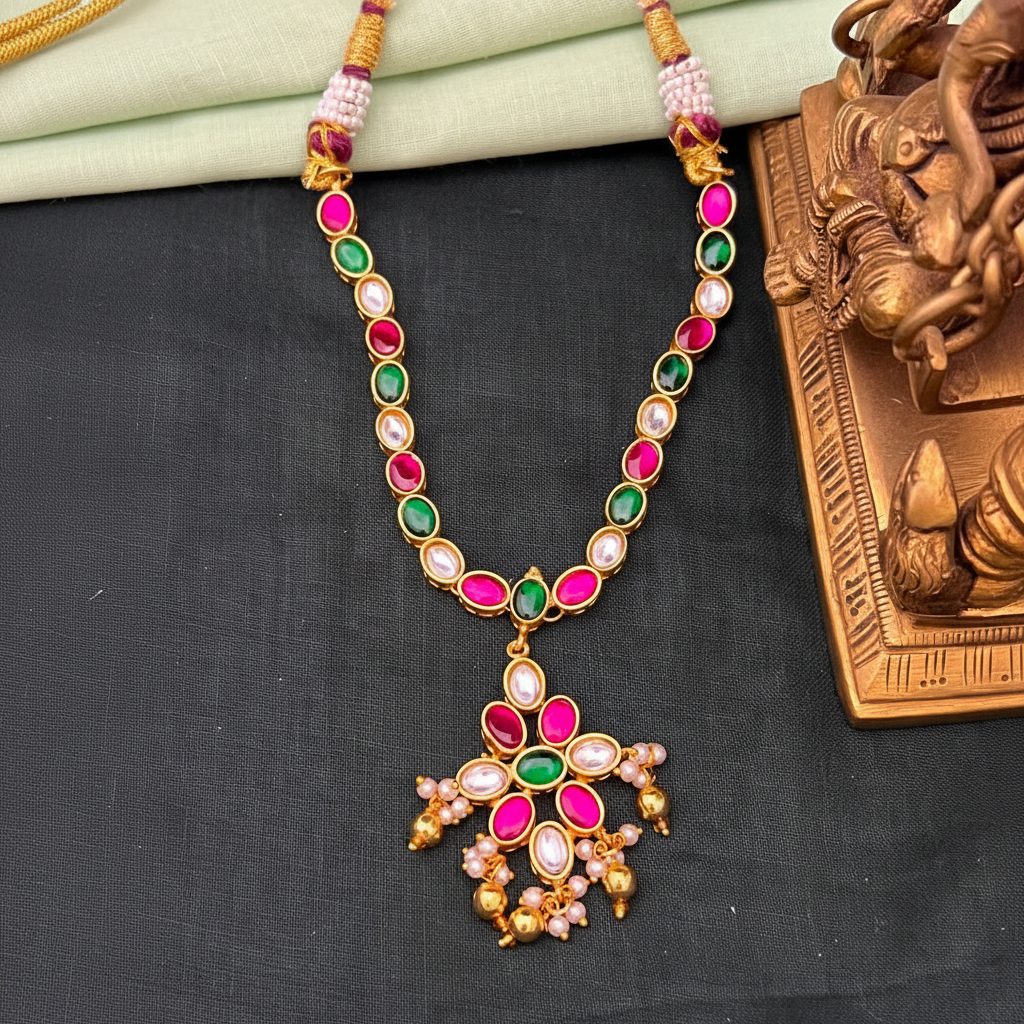 Beautiful Stone Necklace with Flower Pendant in Kundan - KN00570