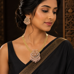 Beautiful Peacock Kundan Pendant - KP00187