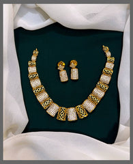 Small Hollow Necklace in Nakshi - NN00249