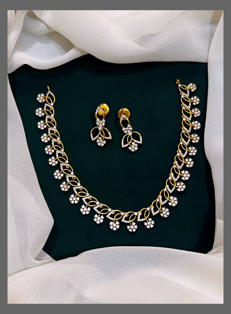 Beautiful Small Flower Necklace in Nakshi - NN00250