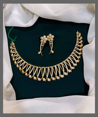 Leaf Necklace in Nakshi - NN00252