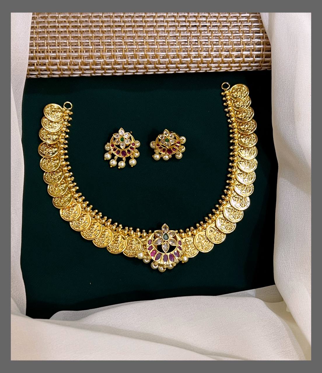 Kashu Necklace with Chandbali Pendent in Nakshi - NN00502